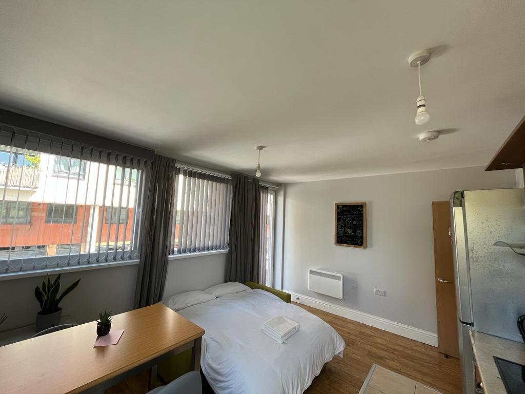 Modern Flat Near Transports * Лондон