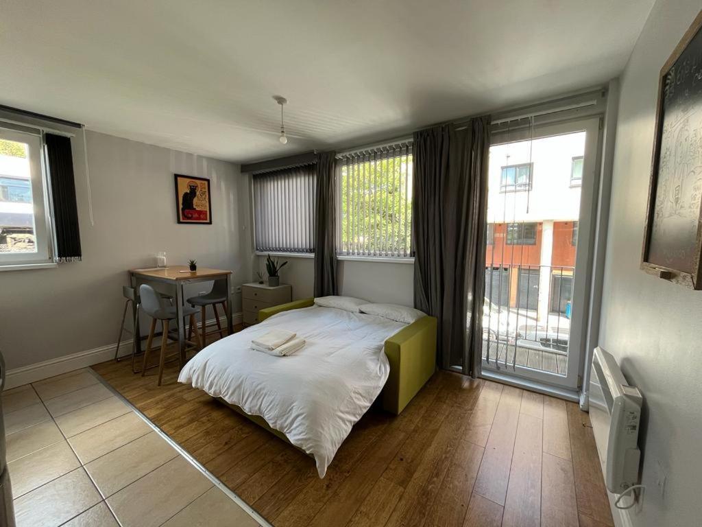 Modern Flat Near Transports Апартаменты