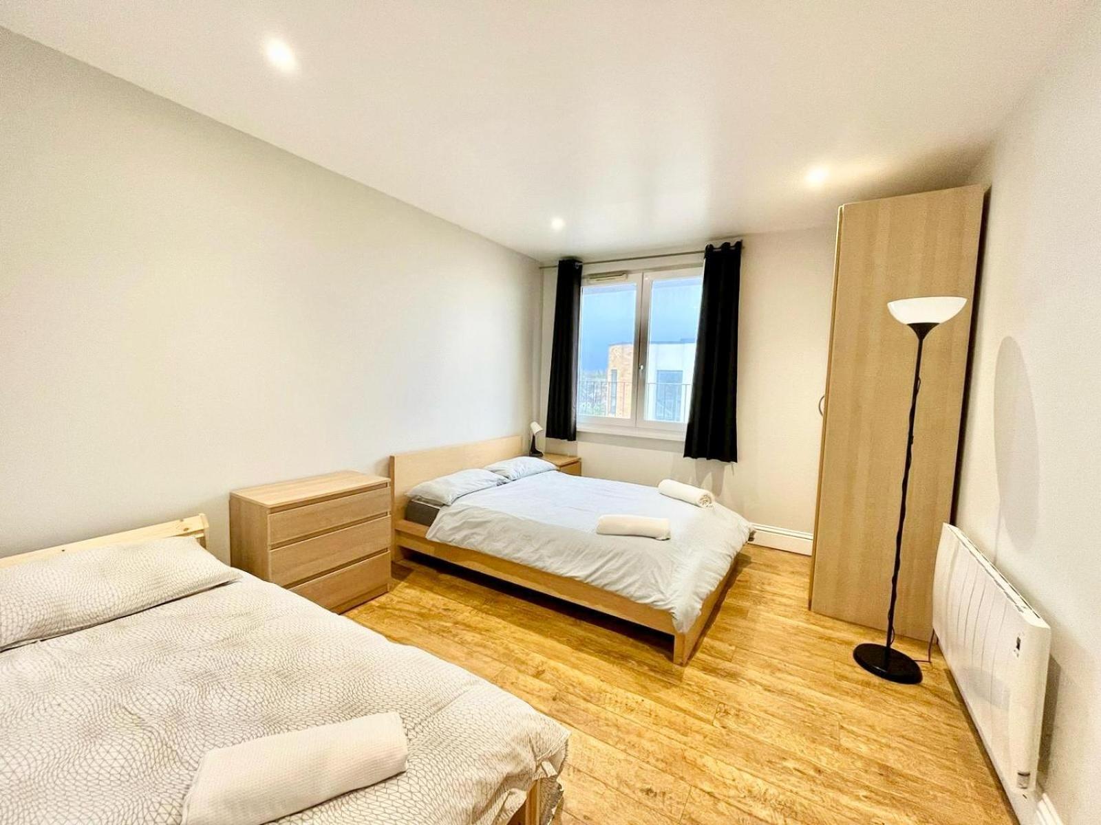 Modern Flat Near Transports Апартаменты Лондон