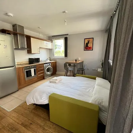 London Modern Flat Near Transports Apartment Exterior photo