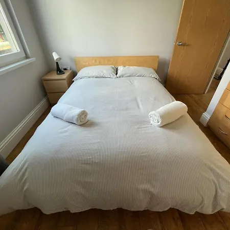 London Modern Flat Near Transports Apartment Exterior photo