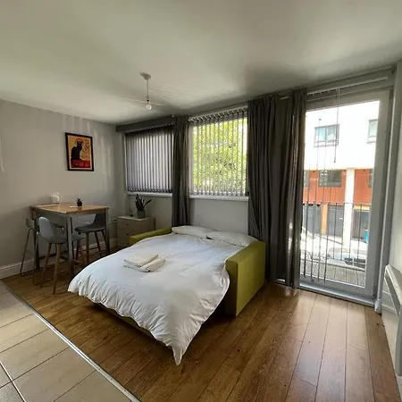 London Modern Flat Near Transports Apartment Exterior photo