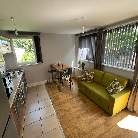 London Modern Flat Near Transports Apartment Exterior photo