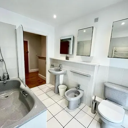 London Modern Flat Near Transports Apartment Exterior photo