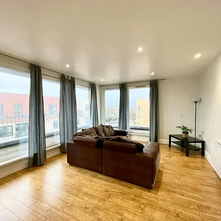 London Modern Flat Near Transports Apartment Exterior photo