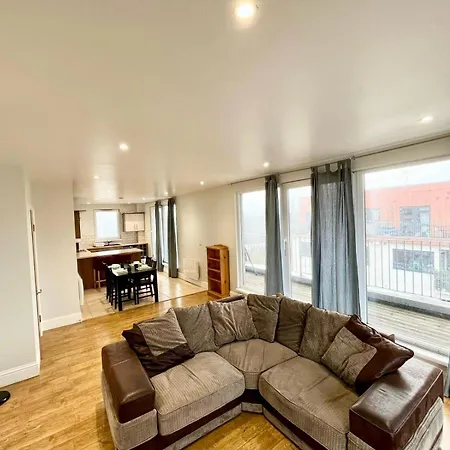 London Modern Flat Near Transports Apartment Exterior photo