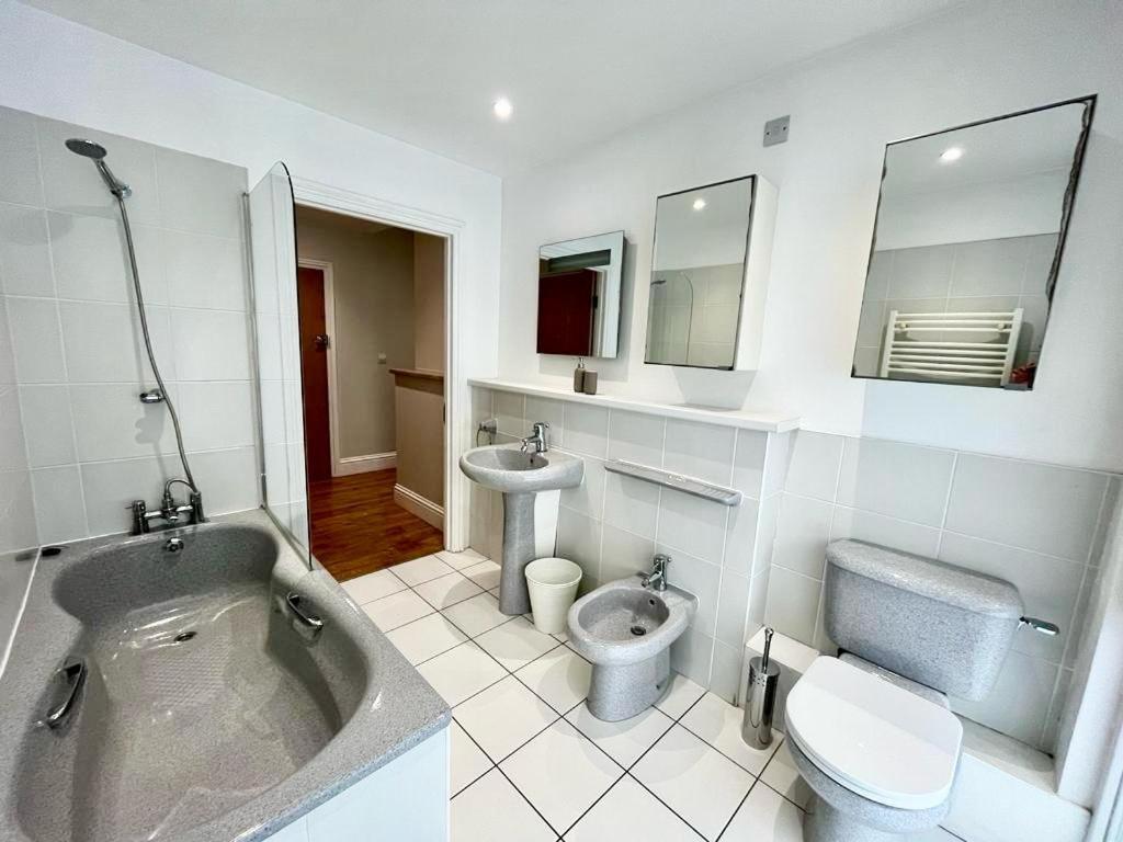 Appartamento Modern Flat Near Transports
